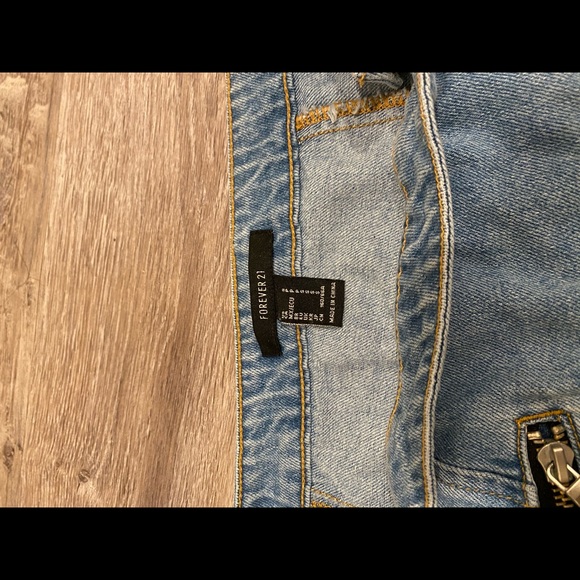 ✨Forever 21 Denim Skirt - Picture 3 of 5